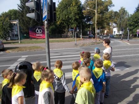 Spacer na skrzyżowanie